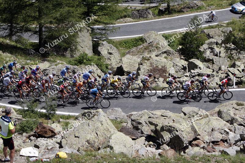 Peloton on Col de la Lombarde004p.jpg
